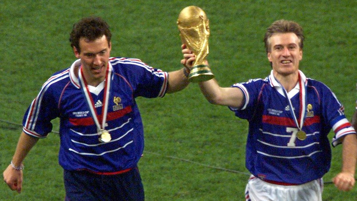 _BeFootball's tweet photo. 🚨 DIDIER DESCHAMPS 🇫🇷 A PARTICIPÉ À 31% DES MATCHS DE L’HISTOIRE DE L’ÉQUIPE DE FRANCE 😱😱

🏟️ 103 comme joueur 
👔 185 comme sélectionneur https://t.co/ToZk0Pi442