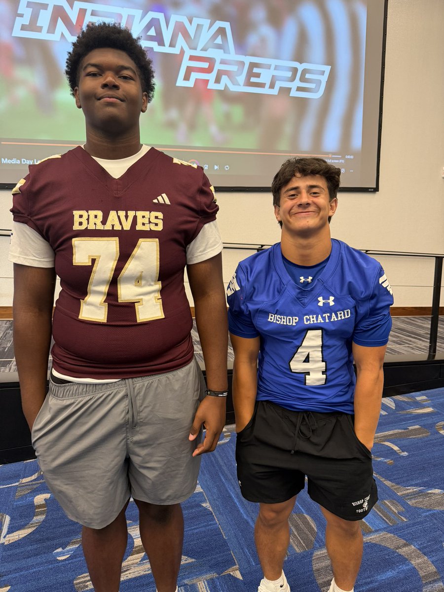 KrysOakley27's tweet photo. Had a great time today @IndianaPreps annual media day! Life comes full circle. I grew up as a young kid with number four now weβre on opposite sidelines representing our schools as rivals!#Indianapreps #Gobraves
@BJPSFootball @BillSaum https://t.co/QQnw3l5Sn1