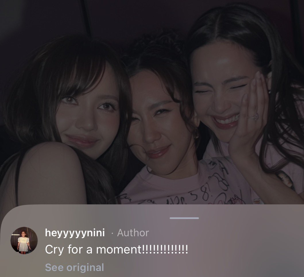 LaliceUpdates's tweet photo. Neen Ayanaputra (Yaya’s close friend) IG story update with #LISA &amp; Yaya 💛

“cry for a moment!!!!!”

@wearelloud https://t.co/6ZyAe5Et22