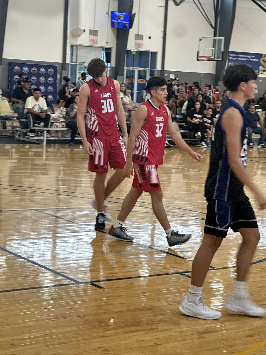 AlamoCityHoops1's tweet photo. 🏀Day 2, #SummerHoopsfest🏀
The young talent in this one 👀
Ethan Shaw
@Jay_3209 
@emanuel29moore 
Bryce Cardenas
#AlamoCityHoops #NEP https://t.co/U4EcGxnwdz