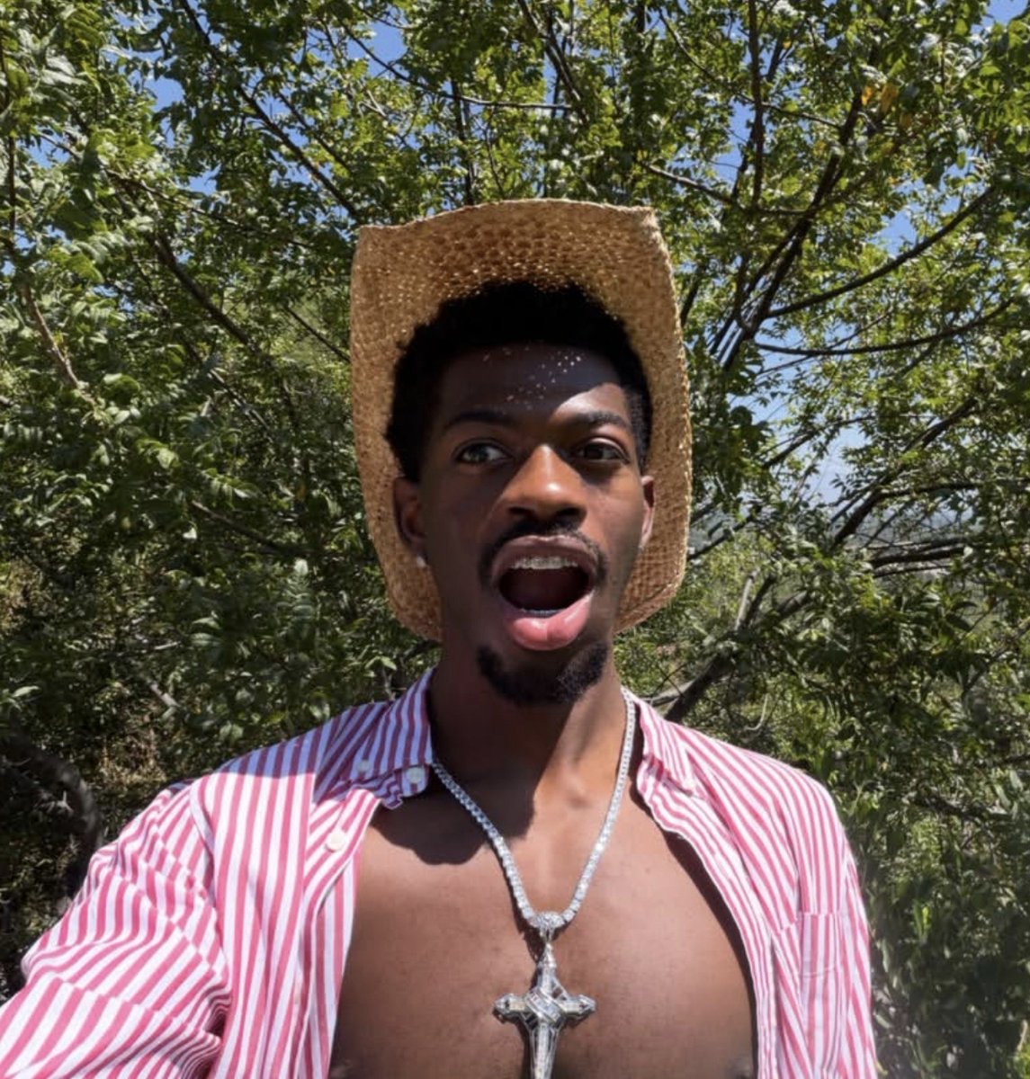 Panni_21's tweet photo. Lil Nas X on Instagram🥹🥹💞💞
He looks healthy and goooddd hes so pretty🥹 https://t.co/oZZsSE9NE2