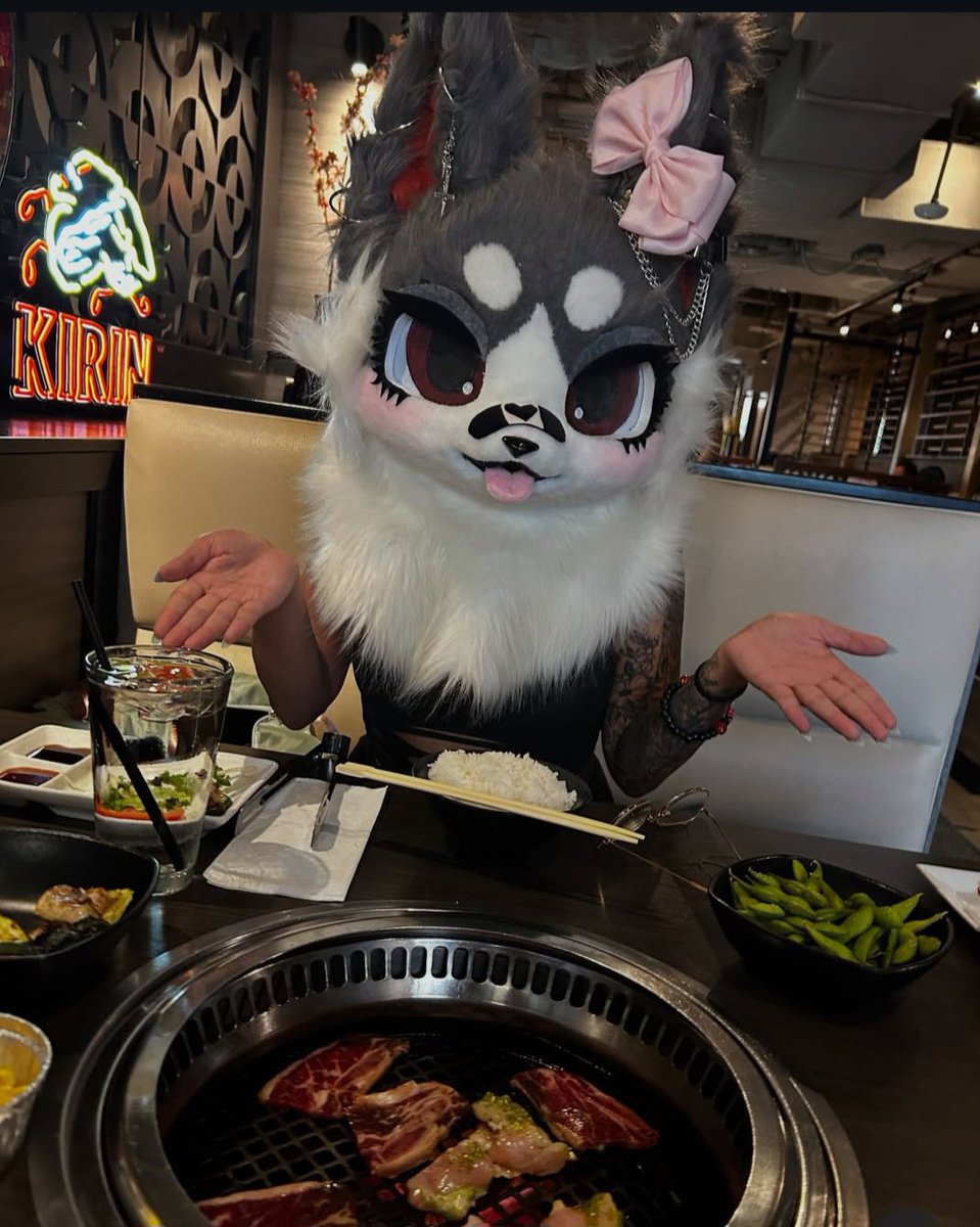 alice___191's tweet photo. POV : You're at the JBBQ with me 🍖😋 
#furryㅤㅤㅤ #furrycharacter #furryartㅤㅤㅤ #furries #FIFAWWC https://t.co/9ukR3znEoX