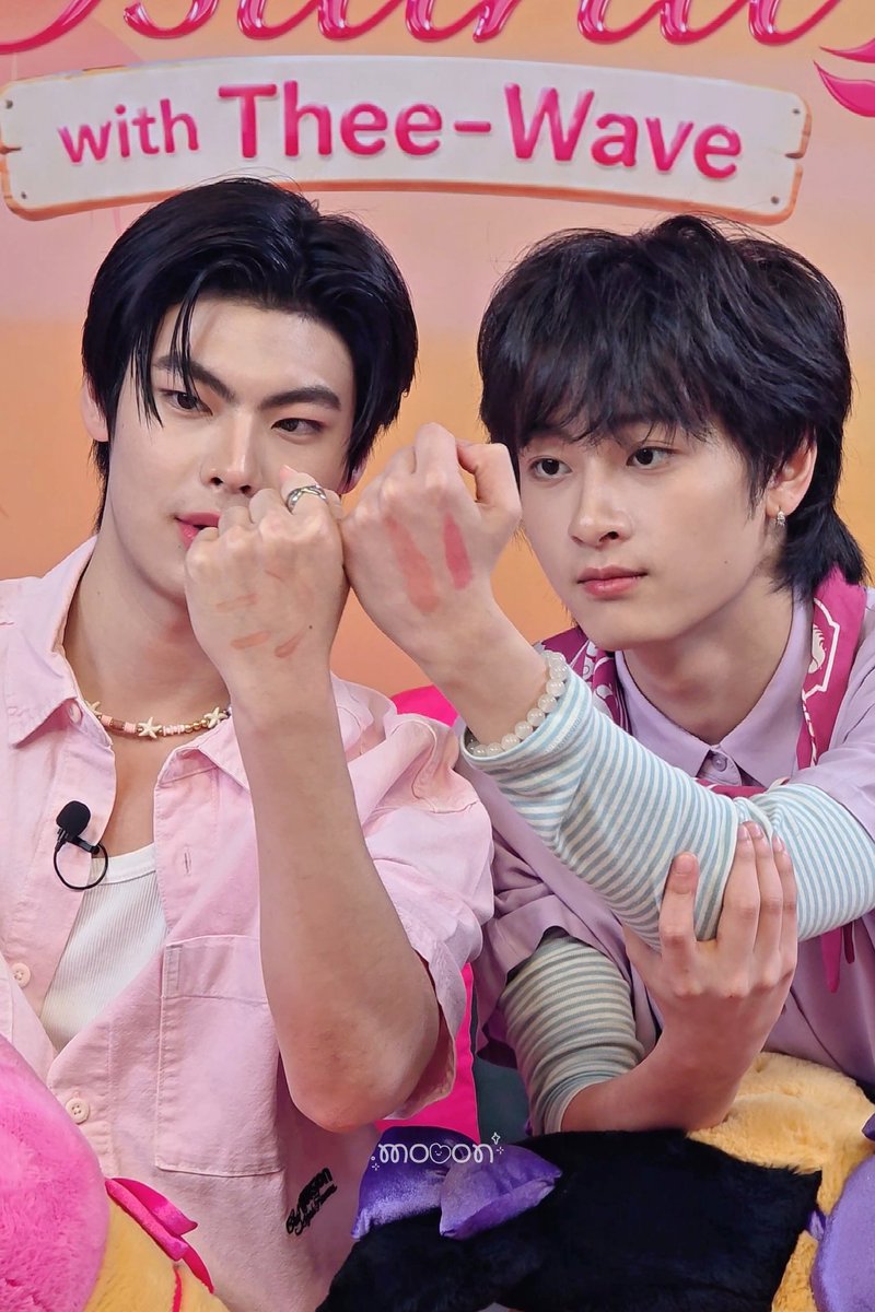 mooonmoment's tweet photo. พี่ธีร์ 🩷 น้องเวฟ 💜

CHARMISS LOVELY ISLAND X THEEWAVE

#CharmissxTheeWave
#TheeWave #ท่านโปรดคลื่น
#tthi_eks #waavetnp https://t.co/RC3X8pnPVW