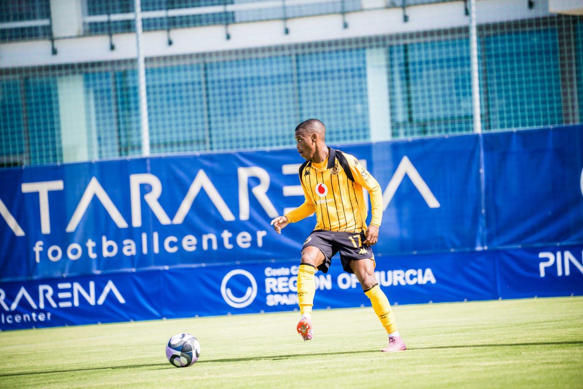 UnplayableZA's tweet photo. 𝗙𝗨𝗟𝗟-𝗧𝗜𝗠𝗘

Chiefs 1-2 Elche 

⚽️ Velebayi

#Amakhosi4Life 
#UNPLAYABLE https://t.co/RV3SEhDrT1