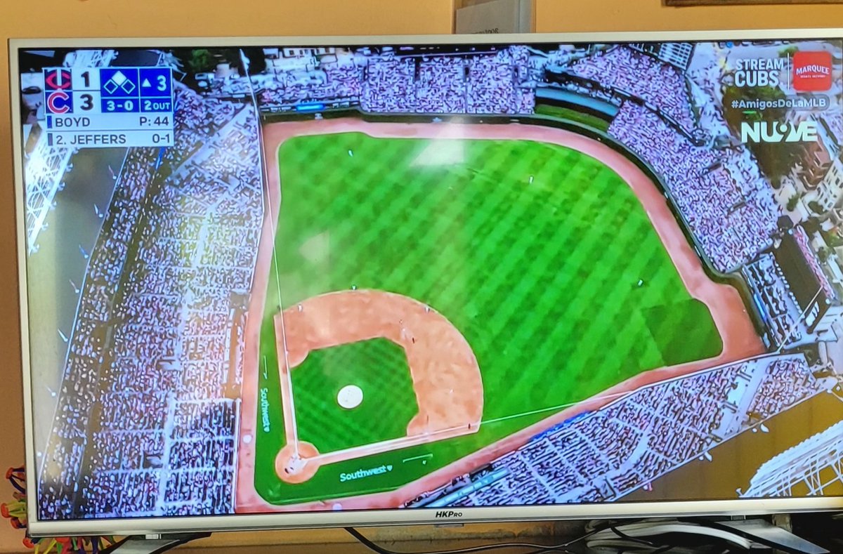 ARMANDO3X's tweet photo. Estoy loco y sordo o Don @emilio_alonso69 Emilio Fernando Alonso está narrando beisbol #AmigosDeLaMLB ? https://t.co/2vRDNIO8AT