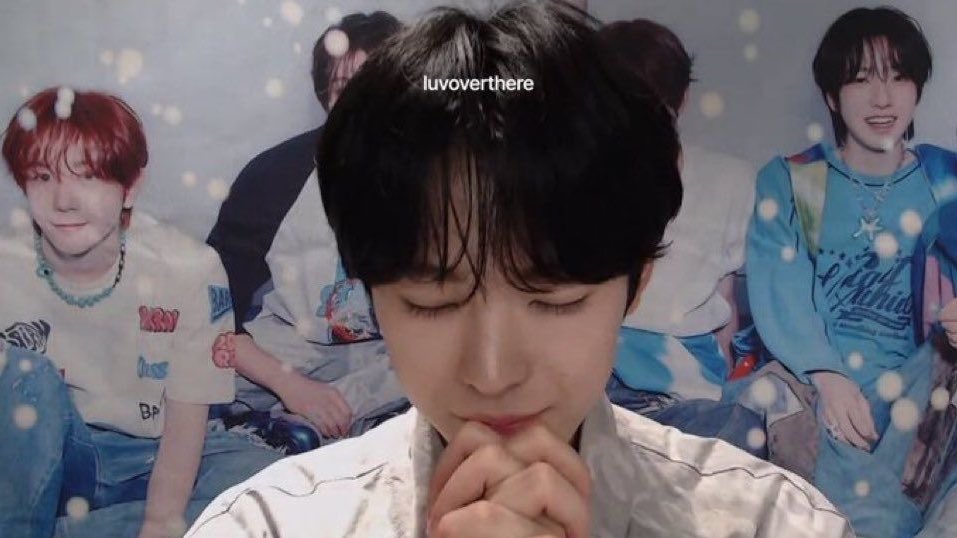 pjisungitis's tweet photo. @shisoons if it flops im deleting my whole main https://t.co/4RkQwD12iF