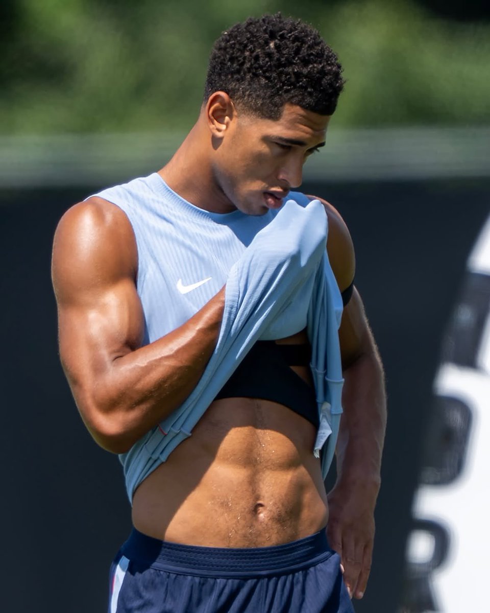 cloiskryptonite's tweet photo. LORD HAVE MERCY https://t.co/dUzn9ufKwH