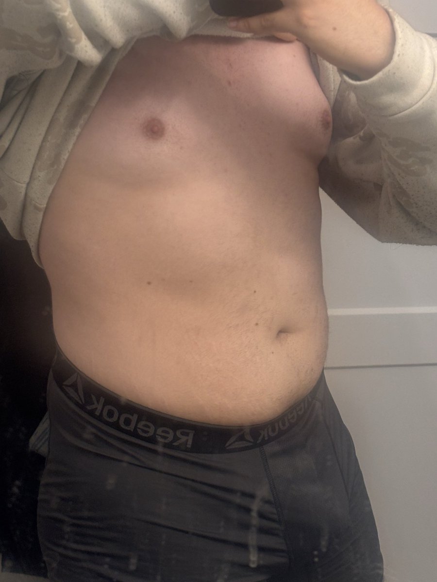 CumOnMyBulge's tweet photo. Horny dm https://t.co/V1jx05kfvk