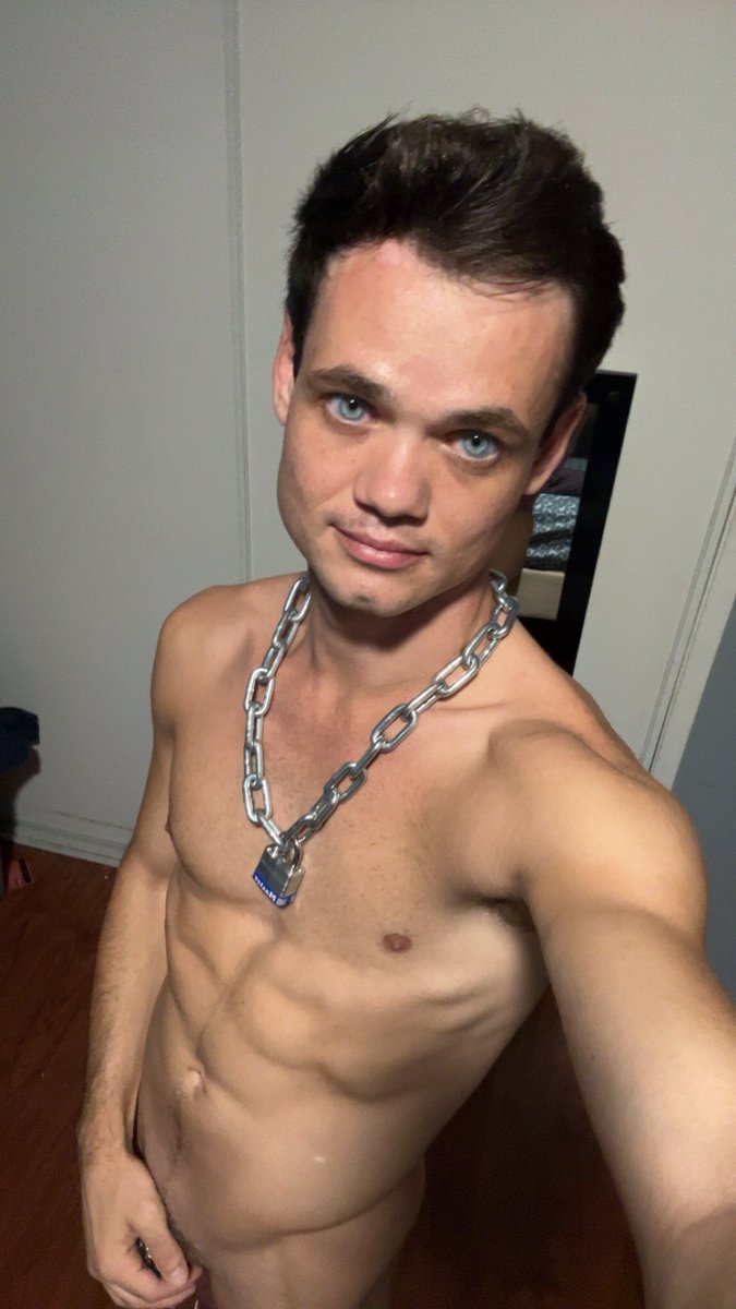 goodboyandrew's tweet photo. I got a chain link necklace do you love it? 🔥 ⛓️‍💥 🔒 https://t.co/pTYZLWoM64