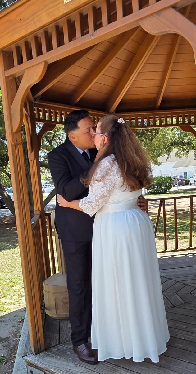 DebRuiz319's tweet photo. #WhatNeedsToBeStoppedNow: Time!!! I've been off work this week to enjoy time with my husband, and I don't wanna go back! ๐ญ #JustMarried #LongDistanceLove #fiancevisa ๐บ๐ธโค๏ธ๐ต๐ฆ #longdistancerelationship #survivor https://t.co/zDuylRoKjF