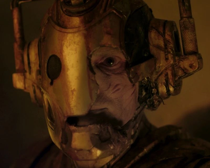 Tales_TimeLord's tweet photo. I love Chibnall's approach to Doctor Who. First Rosa depicted actual racism in a way I never expected Doctor Who to go that far

And then a PROPER body horror Cyberman. This was scary. He SNAPPED A BABY'S NECK. Jeez 

"we're carrying the Cyberman that makes other Cybermen scream" https://t.co/DCp9DapUo6