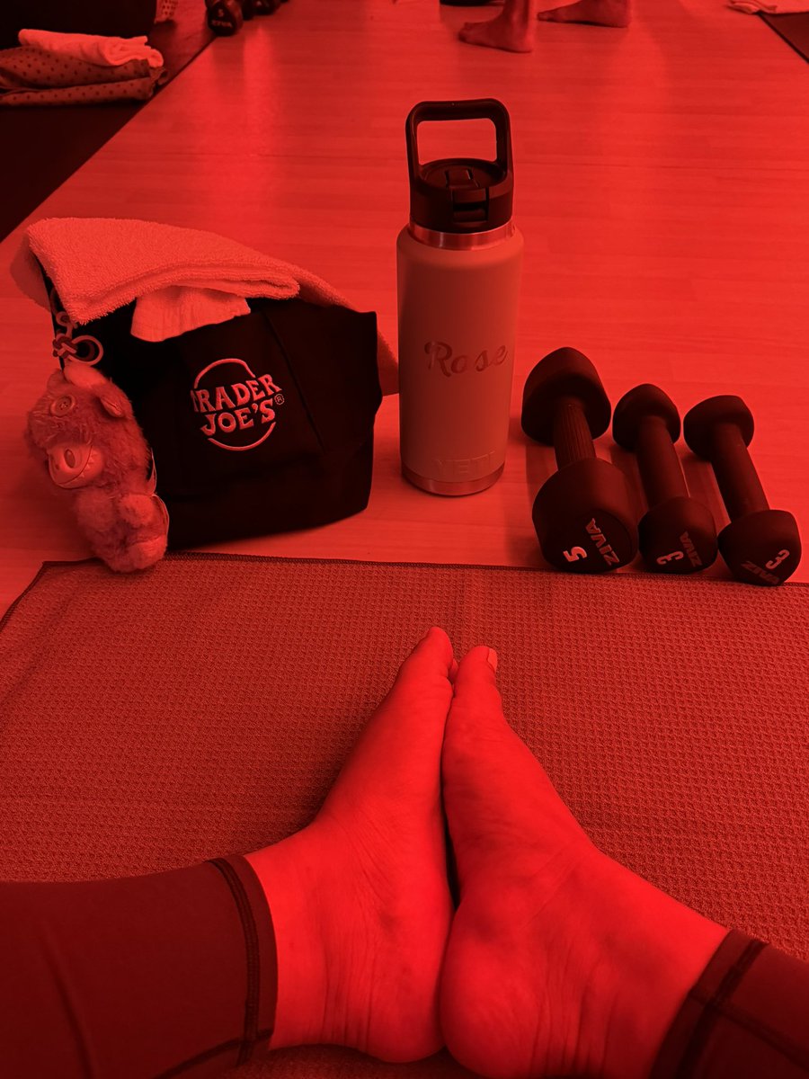 RoseEnriquez's tweet photo. Happy Saturday β¨
Hot Pilates kinda day! ππ»ββοΈ
#Pilates #CoreWork #StruggleisReal
#MovewithRose https://t.co/mHt63BeBYR