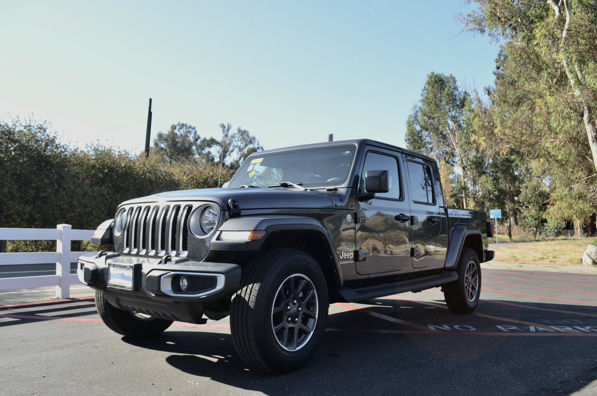 SunsetHonda's tweet photo. 𝟐𝟎𝟐𝟐 𝐉𝐄𝐄𝐏 𝐆𝐋𝐀𝐃𝐈𝐀𝐓𝐎𝐑 𝐎𝐕𝐄𝐑𝐋𝐀𝐍𝐃
EXTERIOR: Granite Crystal Metallic Clearcoat
#SunsetHonda #Honda #CarDealer 
#SanLuisObispo #Jeep #JeepGladiator
#2022Jeep #UsedJeep #UsedCar https://t.co/tuf8MsxSac