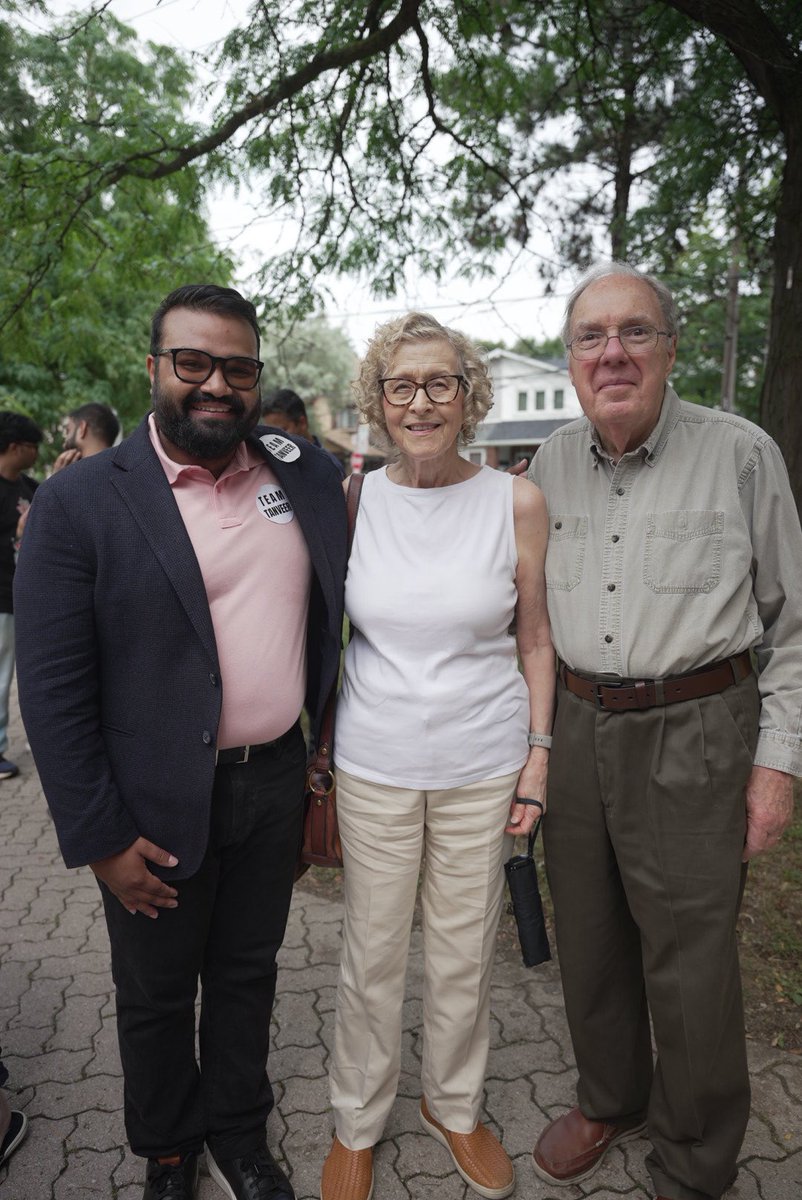 beytanveer's tweet photo. Just one hour left to vote!

Polls close at 5 pm at Gledhill Junior Public School.

If you’re a registered Liberal in Beaches–East York, there’s still time to cast your ballot. 

Every vote matters, and I’d be grateful for your support. https://t.co/ItLh0flG0y