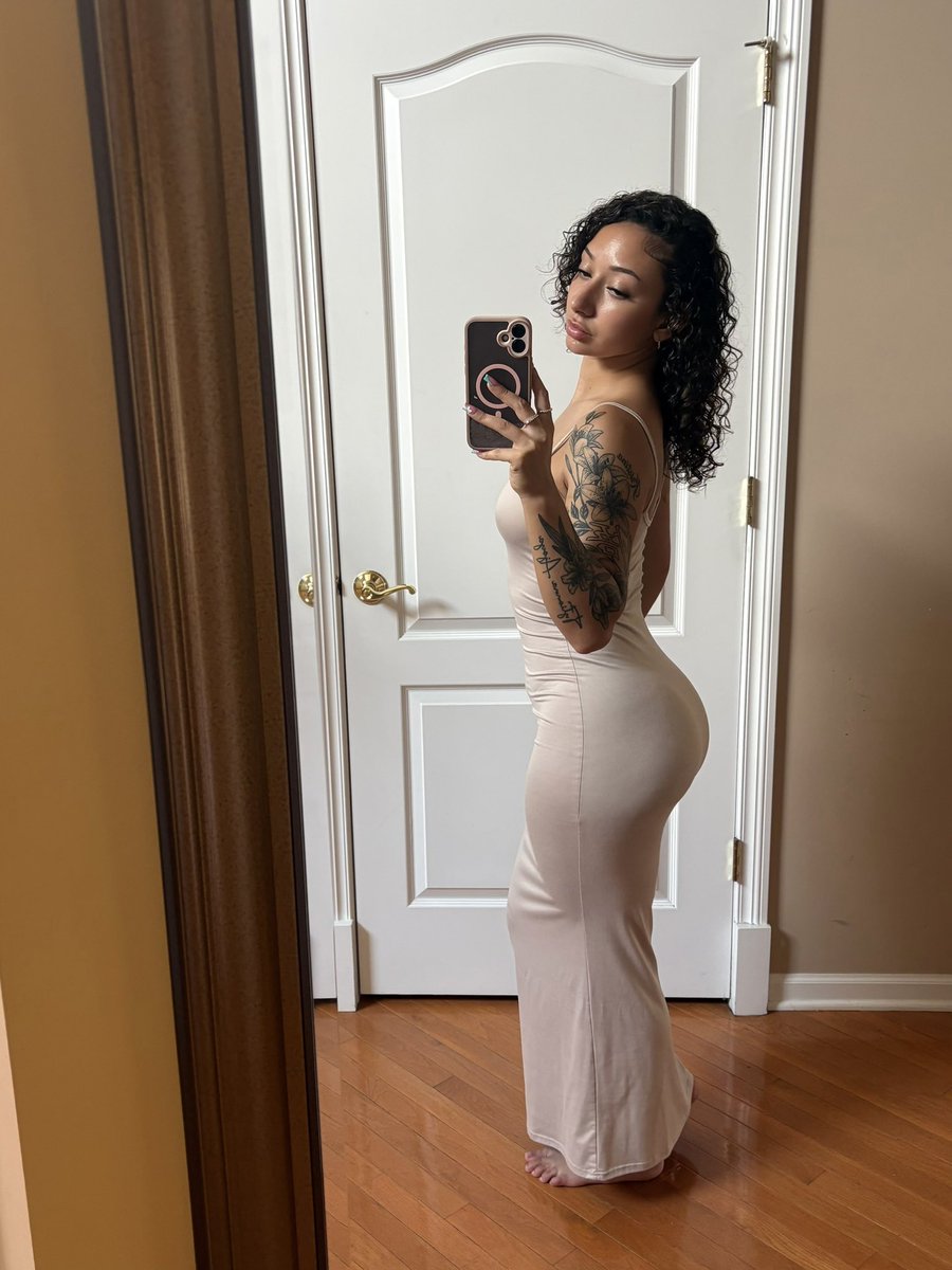 ItsKabrinaa's tweet photo. ugh sundress season 😍 https://t.co/pMEJuFmSlS