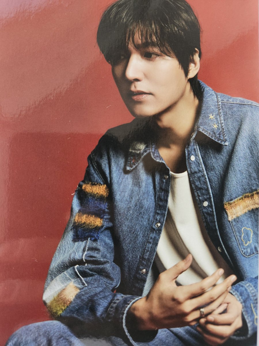 sovaAnet82's tweet photo. Good Sunday morning, Mino! Have a nice time.Don't disappear for too long. The photo is wonderful, isn't it?
#LeeMinHo 😊❤️🩹 https://t.co/0Xps4JzBIv