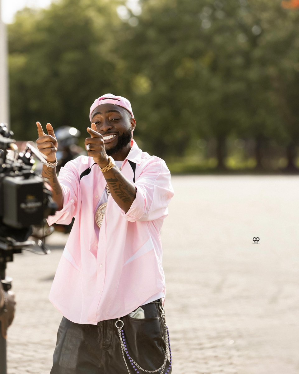 free2he's tweet photo. 🚨@davido’s “Gimme Da Timg” w/ @noteveneleven peaks at #76 on YouTube Worldwide Top Most Viewed Music Videos chart with 863,298 views.🌎👏🏾 https://t.co/rQaIuZAMlm