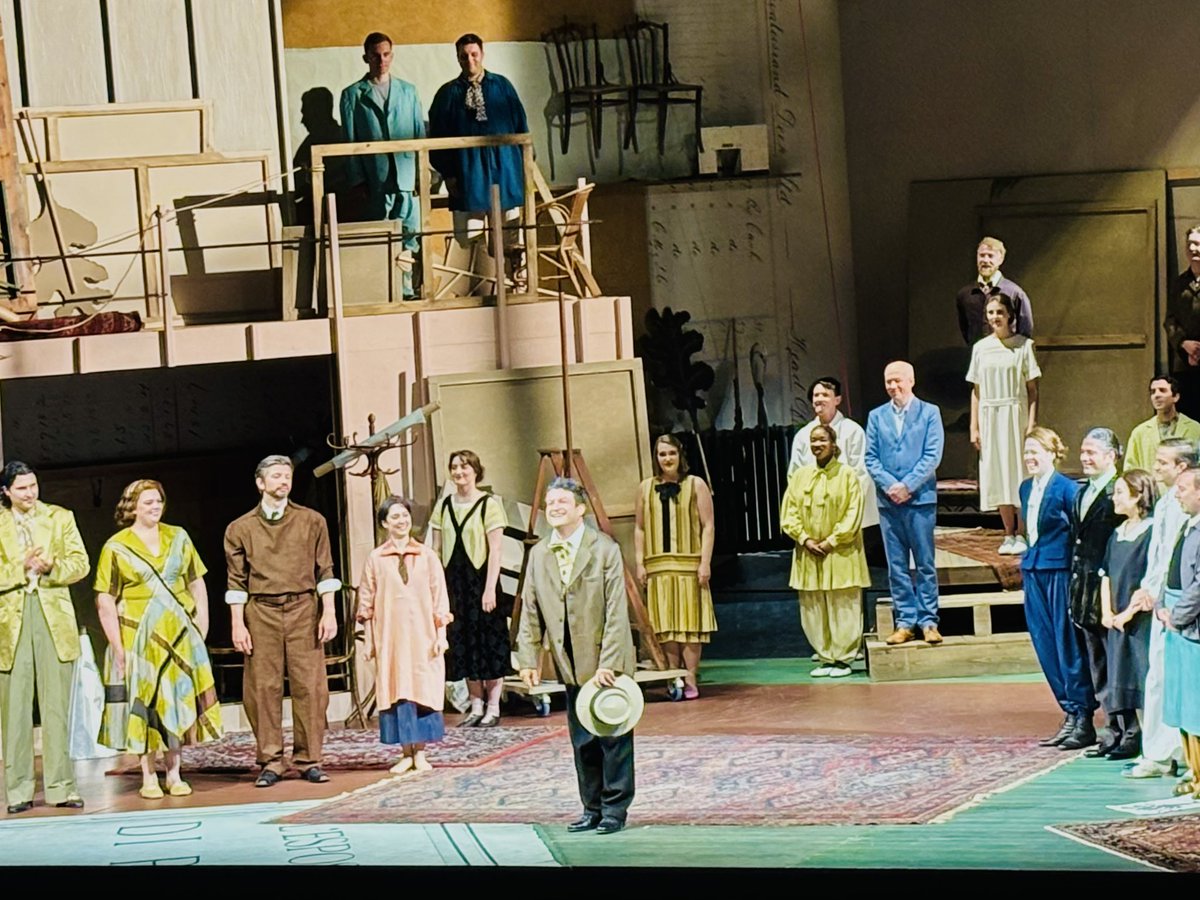 ManuelBrug's tweet photo. #zauberflöte #brüssel 2005 war wohl #williamkentridges beste Oper. #orfeo @glyndebourne krankt an seinen Manierisem - zu viel, zu statisch, zu kopfig. Aber schön anzusehen, fein gesungen, von #jonathancohen #OAE fein musiziert. Reale #sussex 🧺 Bühne ist🔝 - auch im Klimawandel🌴 https://t.co/CdwvHVZfK7