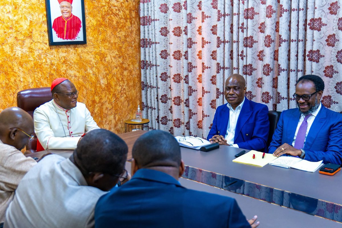 IlibiJeric63426's tweet photo. #Cohésion nationale en #RDC : J’appelle les clergés de l’ECC et CENCO, de confectionner avant tout leur cahier de charge,pour les assises nationales qui ambitionne le vivre #ensemble .tout en laissant les opinions politiques émergés .Oui au #dialogue #inclusif. https://t.co/VW2sR7QbiT