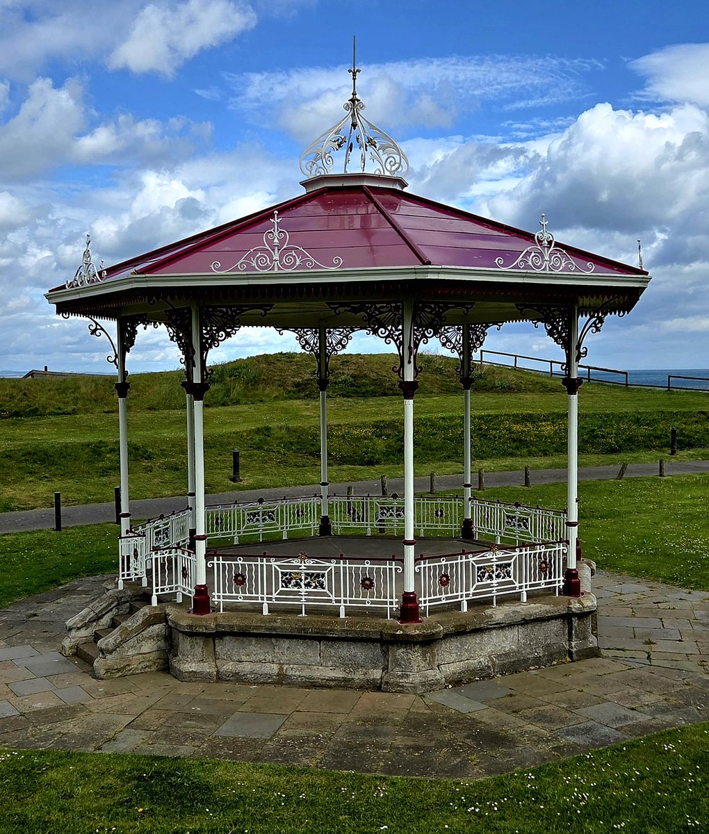 emolweni1's tweet photo. #Bandstand
#DailyPictureTheme 
St Andrews Old Course, Scotland https://t.co/CPBOHLDAyD