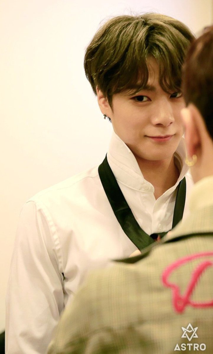 sjung0217's tweet photo. 참 예쁘다 

#문빈 #MOONBIN https://t.co/ZuHOyovs0n