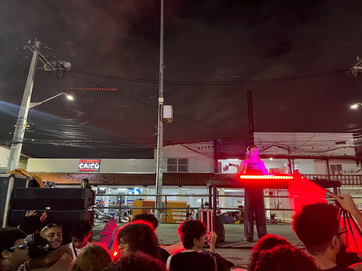 aluandito's tweet photo. só frtaleza pra ter metalluna couvert acustico do restaurante caicó https://t.co/AvvXvq8GtO