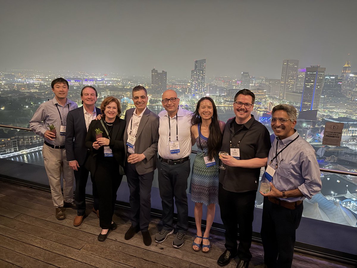 HsiehElena's tweet photo. 5th annual allergy and immunology fellowship bootcamp at Johns Hopkins! So inspiring to see so many fellows eager and motivated to learn! Texas was well represented! (Check out the pic) thanks Manish and Antoine for the invite! #thefutureisbright https://t.co/AQhJcWrRaG