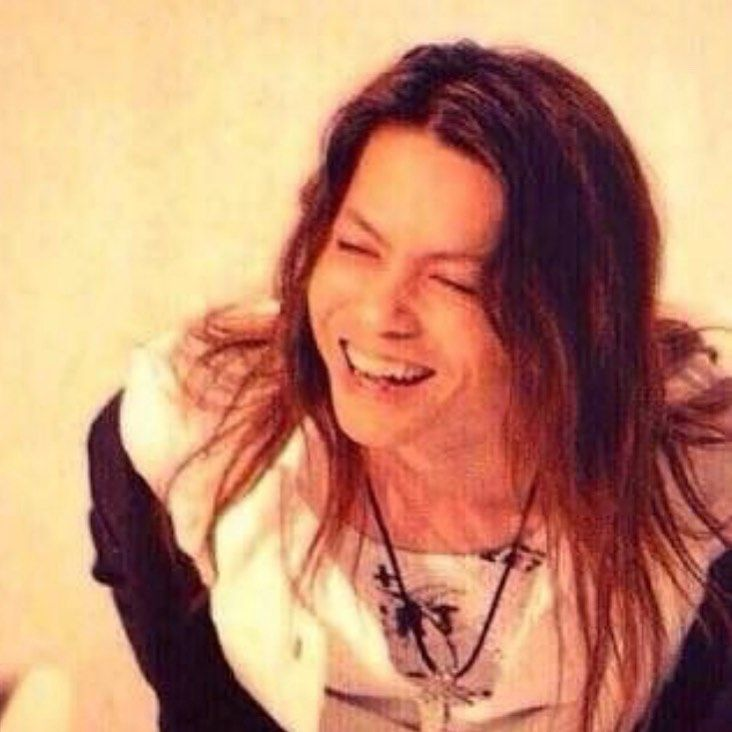 himaristyle's tweet photo. L'Arc～en～Ciel
hydeが大切にしている美学

①ブレないことより時代の最善を選ぶ
一貫したルールを守ることではなく
その都度、最もスマートな選択をする

②「今が最良」であることを目指す
過去の評価に頼らない姿勢
ファンがいる以上は品質を落とせない

出典
GOETHE 260415
ViVi 190601 https://t.co/12URidQNk9