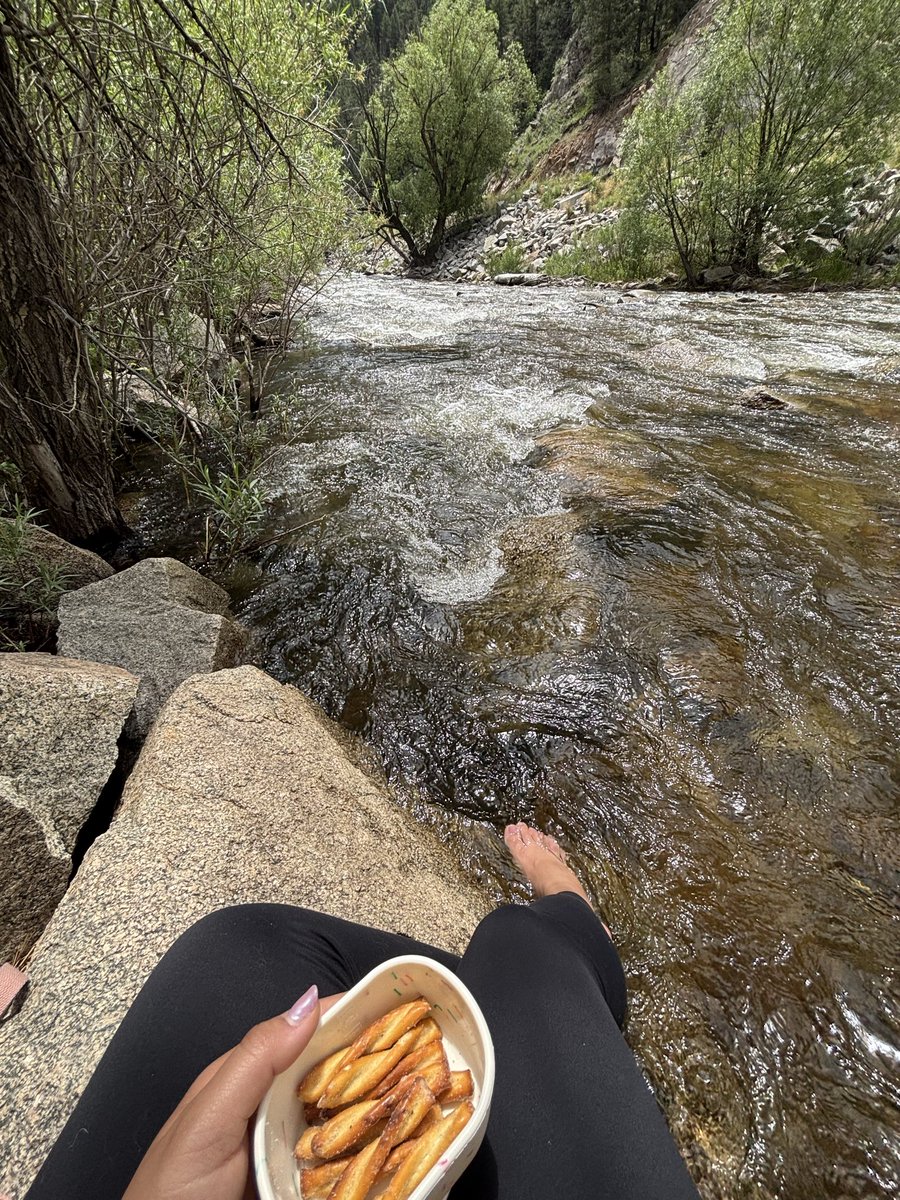 brianaxcxj's tweet photo. summer time in Colorado https://t.co/kddScwP1id