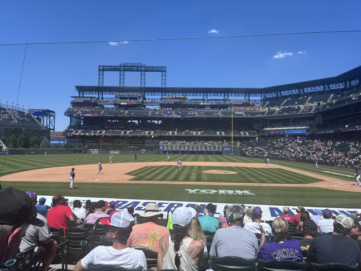 PerkinsPenguins's tweet photo. I drove over 1,000 miles to see Ke’Bryan Hayes play today and he hasn’t seen the field yet
Do something about this @Reds
#PutHimInCoach https://t.co/GiXV46gOgV