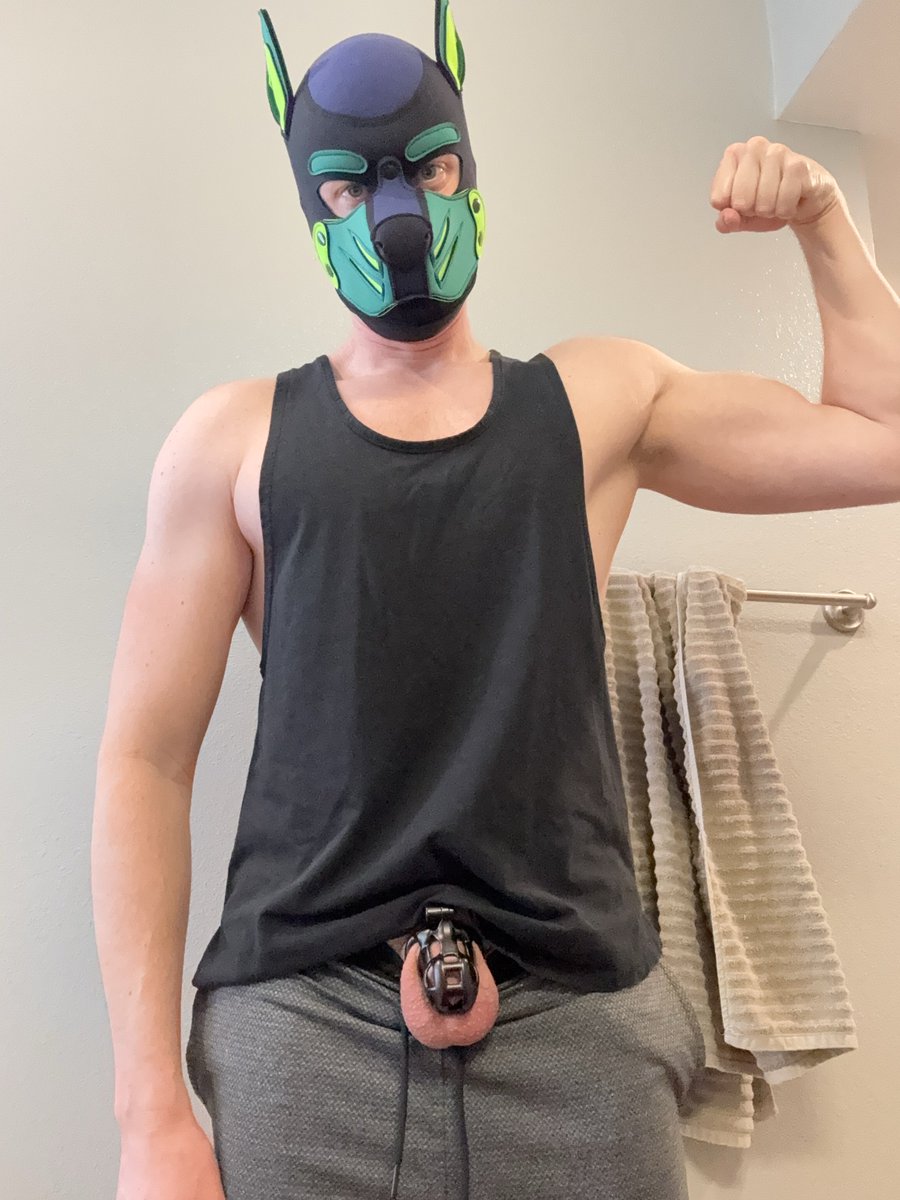TheEdgecb's tweet photo. Headed to the gym locked for now, working arms. Muscle worship accepted in the physical and monetary senses https://t.co/eBjVSPegZP