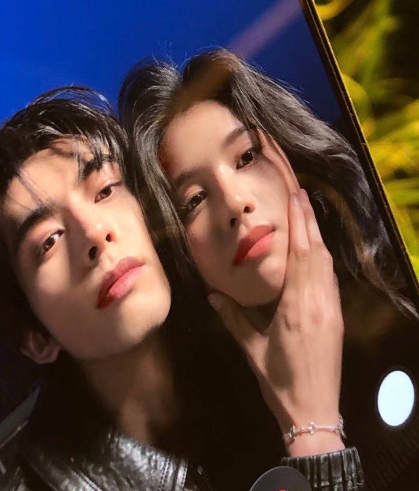 forweiyi's tweet photo. #LoveForYou https://t.co/fy3boc4HfN