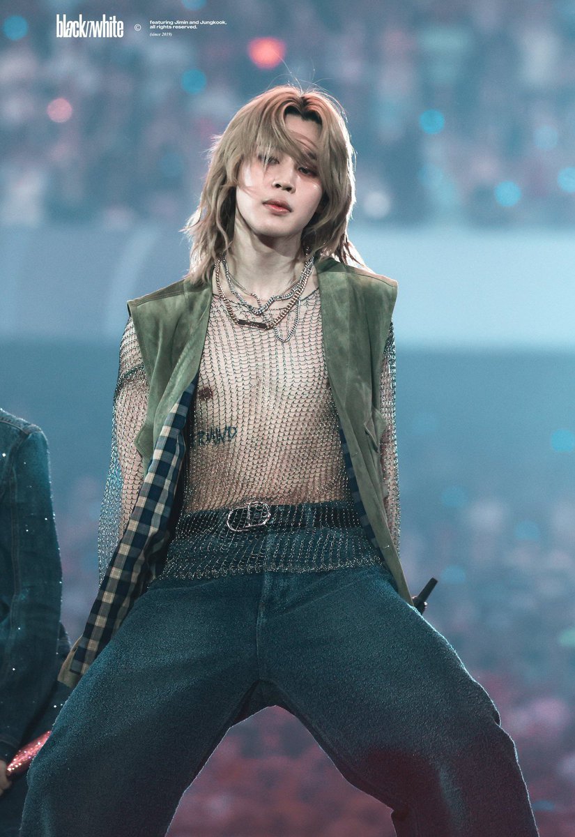 jimin_lil_devil's tweet photo. OH MY GOD PARK JIMIN?  THIS PICTURE IS SO HOT OMGGGG https://t.co/VQThIDJEDf