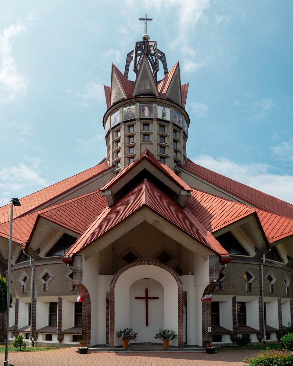 Arch_Dokun77's tweet photo. Divine Mercy Parish🔺️

Skawina, Poland📍 https://t.co/tlS4c1FEGy