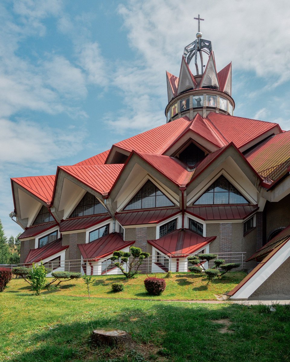 Arch_Dokun77's tweet photo. Divine Mercy Parish🔺️

Skawina, Poland📍 https://t.co/tlS4c1FEGy