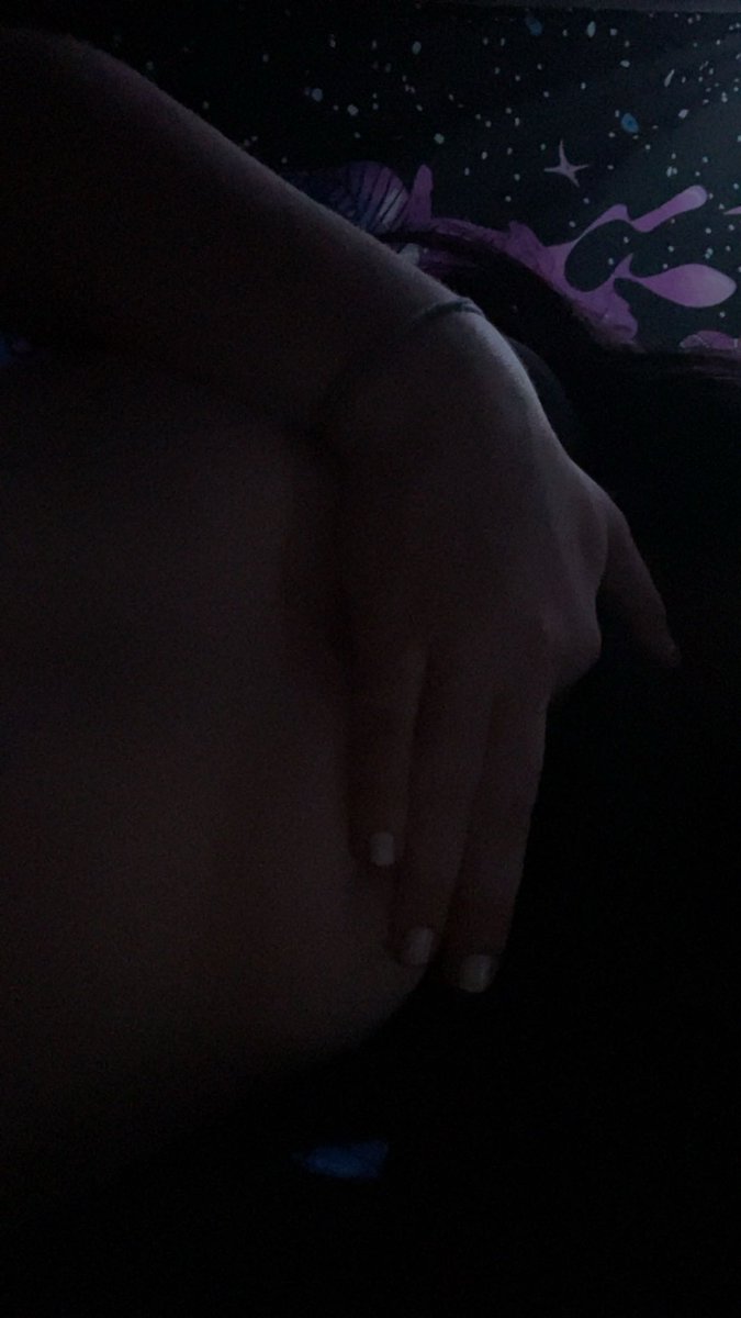 bamiibabii's tweet photo. You wanna see them??🤫🤭 #horny #bi #slut #wet #tits https://t.co/GdvPbo1TSn