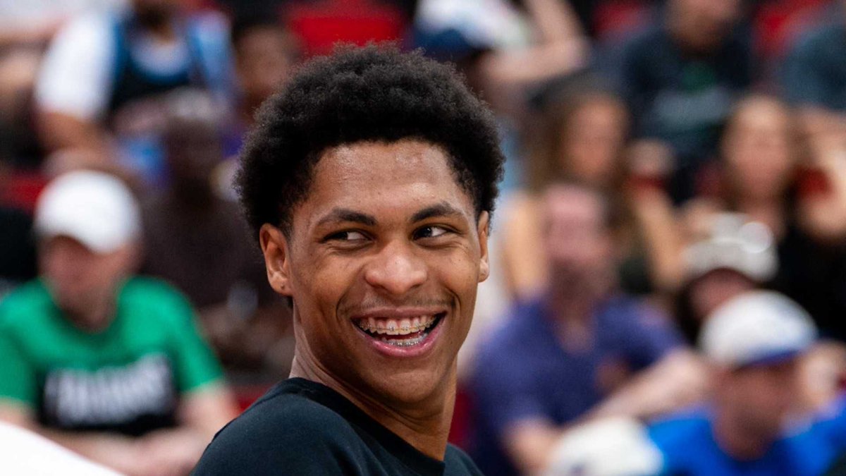 WeAreCavsNation's tweet photo. Las Vegas Summer League scoring leaders among players with at least 2 GP:

1. Meleek Thomas - 27.3 PPG (No. 34 overall pick)

T2. AJ Dybantsa - 25.0 PPG (No. 1 overall pick)

T2. Will Riley - 25.0 PPG (already has NBA experience)

👀 👀 👀 https://t.co/kBz1X6aAbj