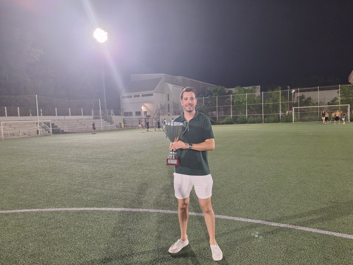 Erik tweet media