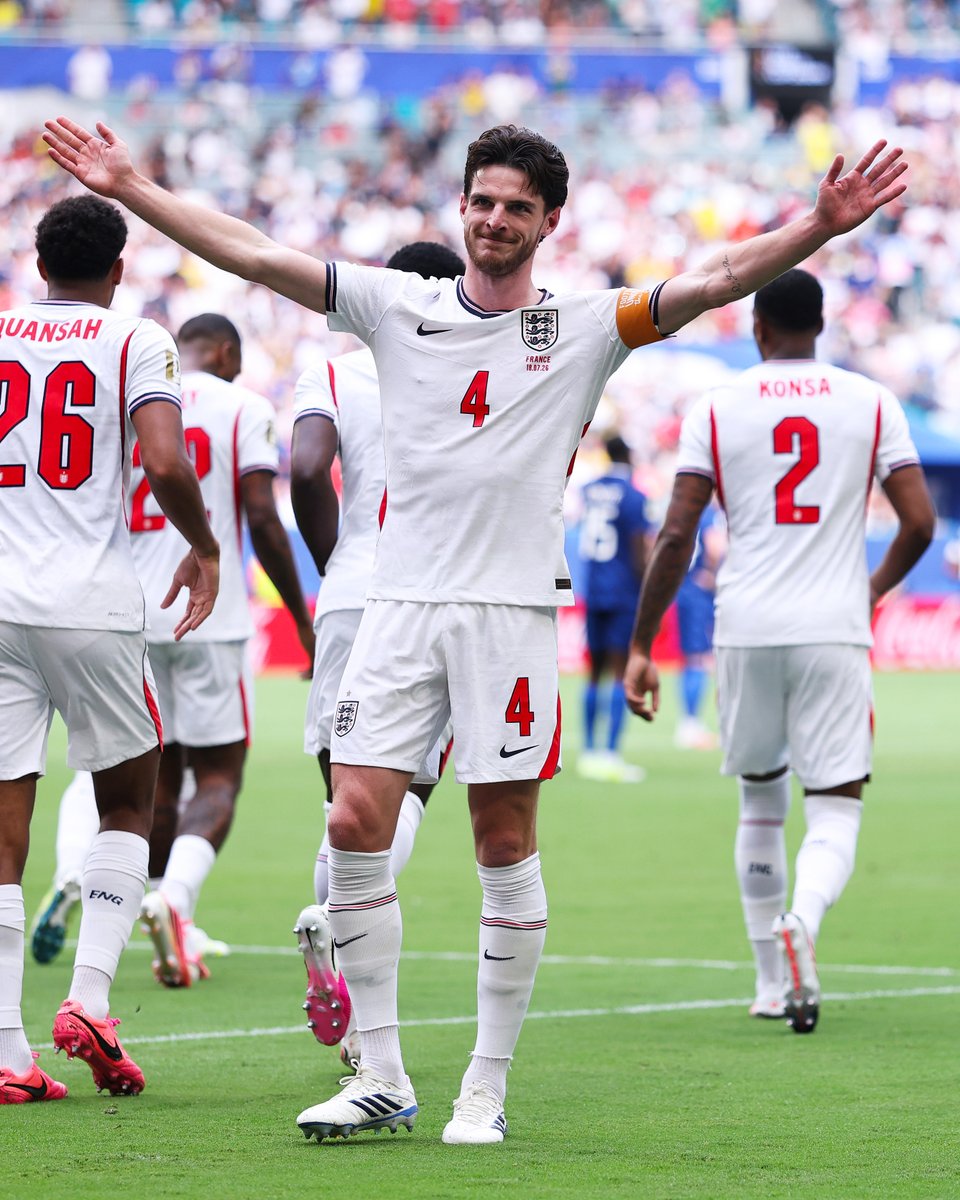 brfootball's tweet photo. Declan Rice is the first Premier League player to score for England at the World Cup 🏴󠁧󠁢󠁥󠁮󠁧󠁿 https://t.co/sOg24O2vDz