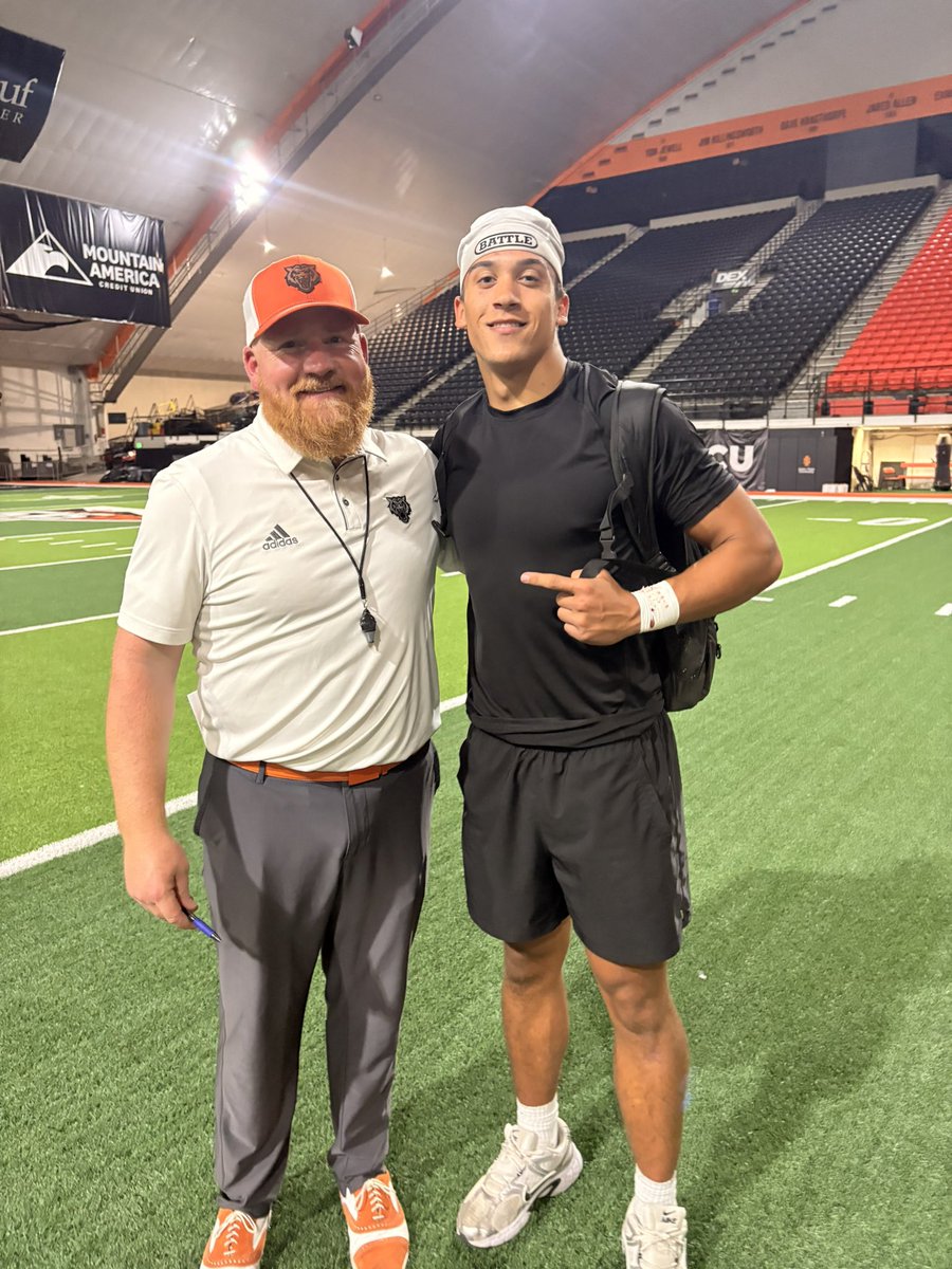 NateRembisz's tweet photo. Thank you @BengalGridiron for an amazing camp! Had a great time competing and meeting the coaching staff!
@CodyHawkins @gnduff @CoachJT_ISU @coachaliifua @eforcefootball @LaCenter_FB @coach_lambert @BrandonHuffman @RecruitRadarNW @JordanJ_ @PrepRedzoneWA @AndrewNemec @360preps https://t.co/eInCcBprjr