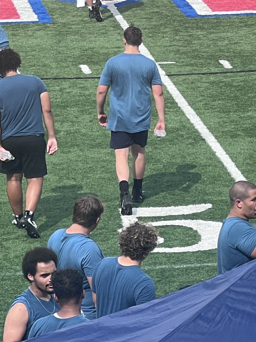 BradyCarpenter_'s tweet photo. Faith. Work. Repeat. ✝️🏈
#linemencamp #football #firstpost https://t.co/Cof2MIF07Y