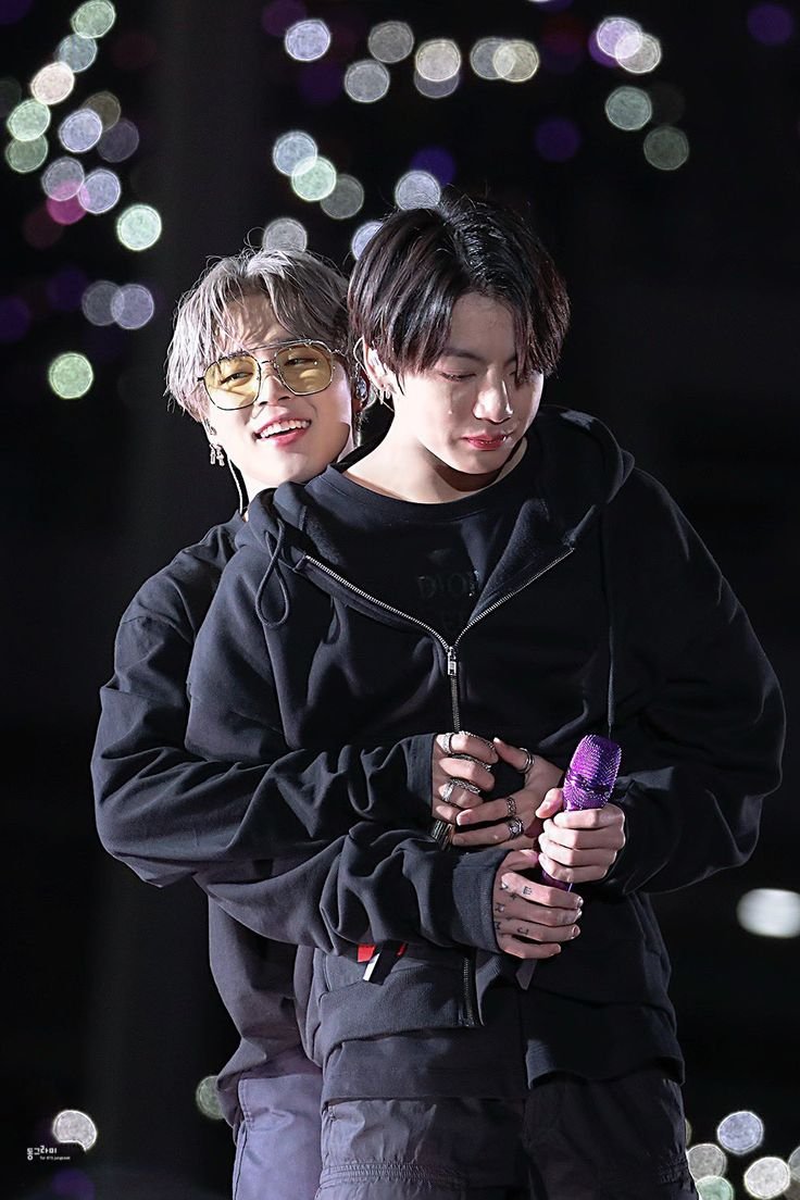 AryPinheiro69's tweet photo. Se o Jimin tivesse do lado do Jungkook na hora https://t.co/4Z5XKkW7on