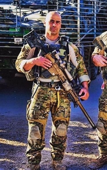 IrvingNick33's tweet photo. May we never forget these great men. No greater honor than to have served with both of them. One saved my life, the other mentored and helped shape and mold it. RLTW! 
Cpl. Benjamin Kopp (KIA July 18, 2009)
Sgt. Anibal Santiago (KIA July 18, 2010) https://t.co/aWpI45aU9Q