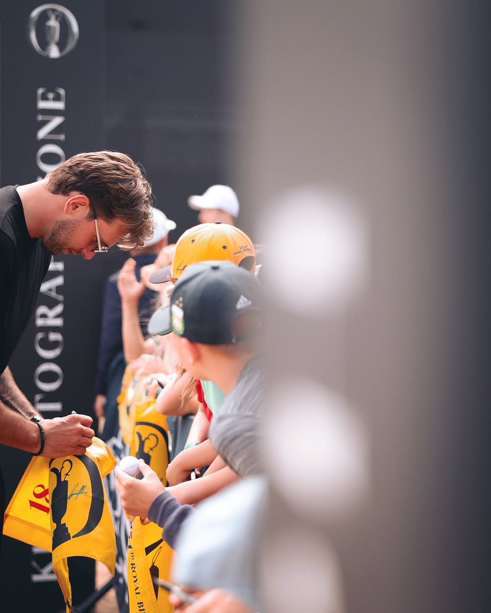 LukaUpdates's tweet photo. Luka Dončić at #TheOpen in England 🏴󠁧󠁢󠁥󠁮󠁧󠁿 

IG/theopen https://t.co/pYGKi7VriC