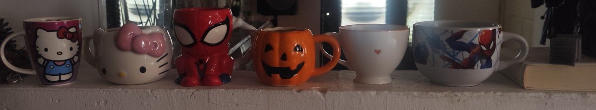 iluvstea's tweet photo. aquí está mi colección de tazas jejeje https://t.co/9HDowVJi63