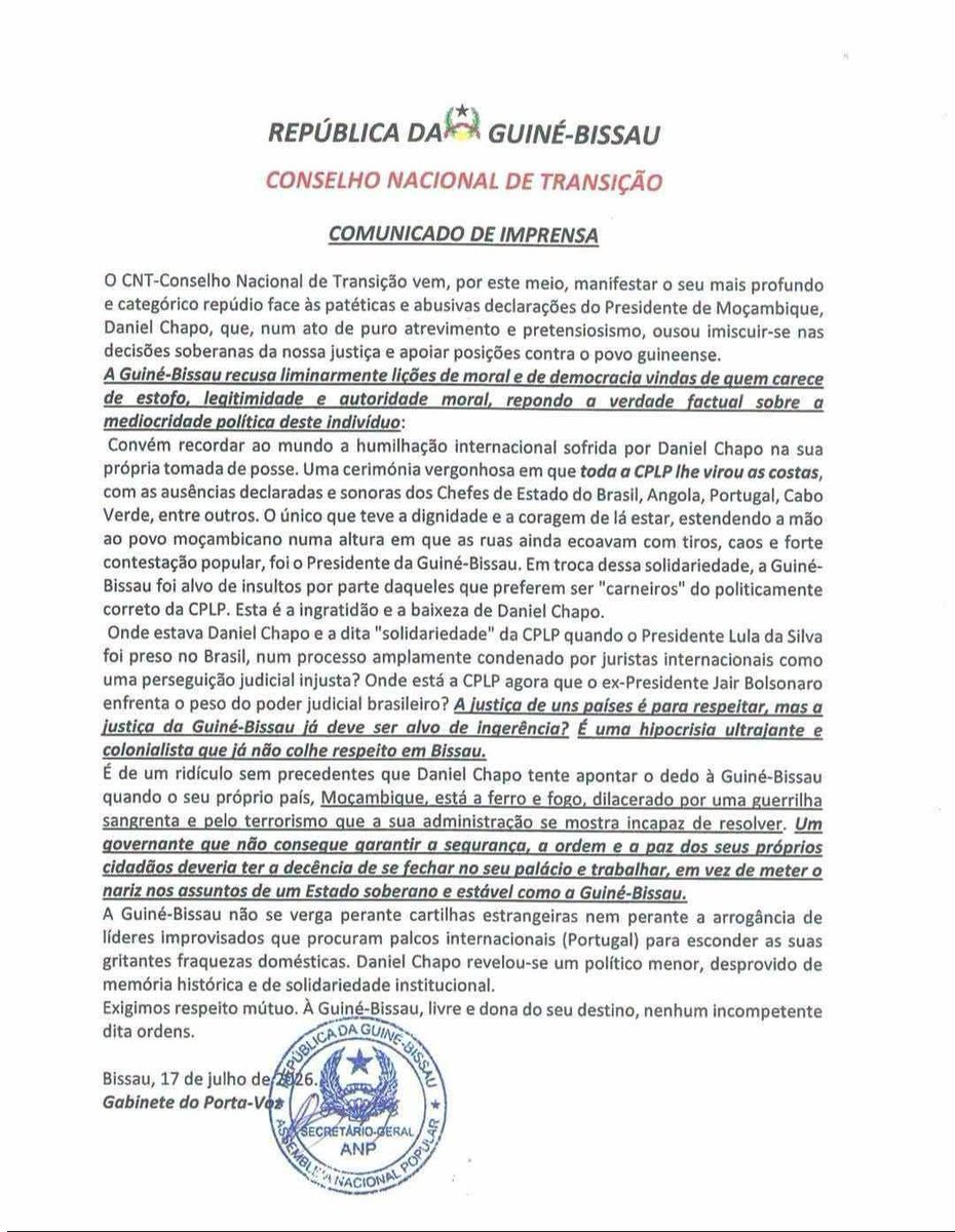 DeLaCaZa's tweet photo. Obrigado GUINE-BISSAU POR LAVAR A ALMA DO POVO MOÇAMBICANO.
Sabemos que vcs também estão enfermados dos mesmos problemas que apontam, mas ter coragem de verbalizar, é não acobardar-se, característica primária dos camaradas da @_AfricanUnion https://t.co/Fyyx4lTz63