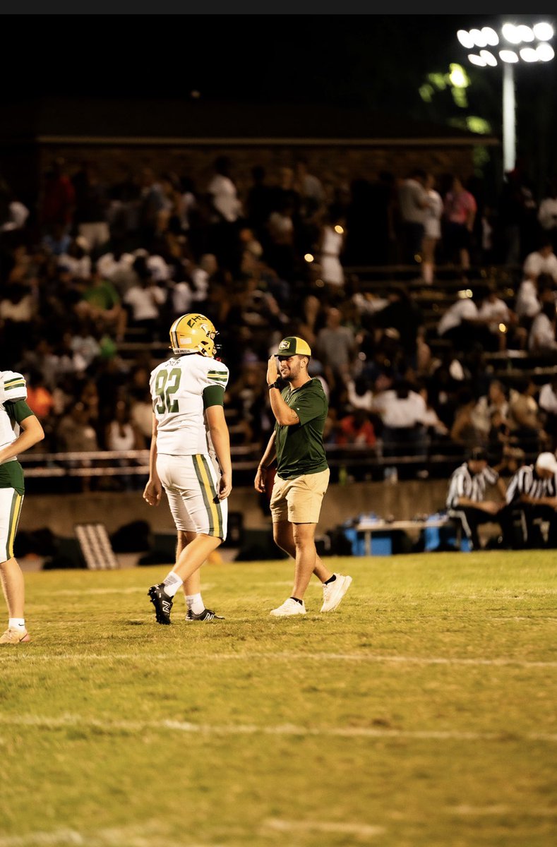 Upstatekicking's tweet photo. I’m AJ Hames, founder of Upstate Kicking &amp; Punting.

Former Division I &amp; II scholarship kicker (Gardner-Webb, Limestone) and state championship coach.

I help kickers and punters build elite technique, consistency, confidence, and game-ready performance.

Dm for info https://t.co/zjq6rDMo3e
