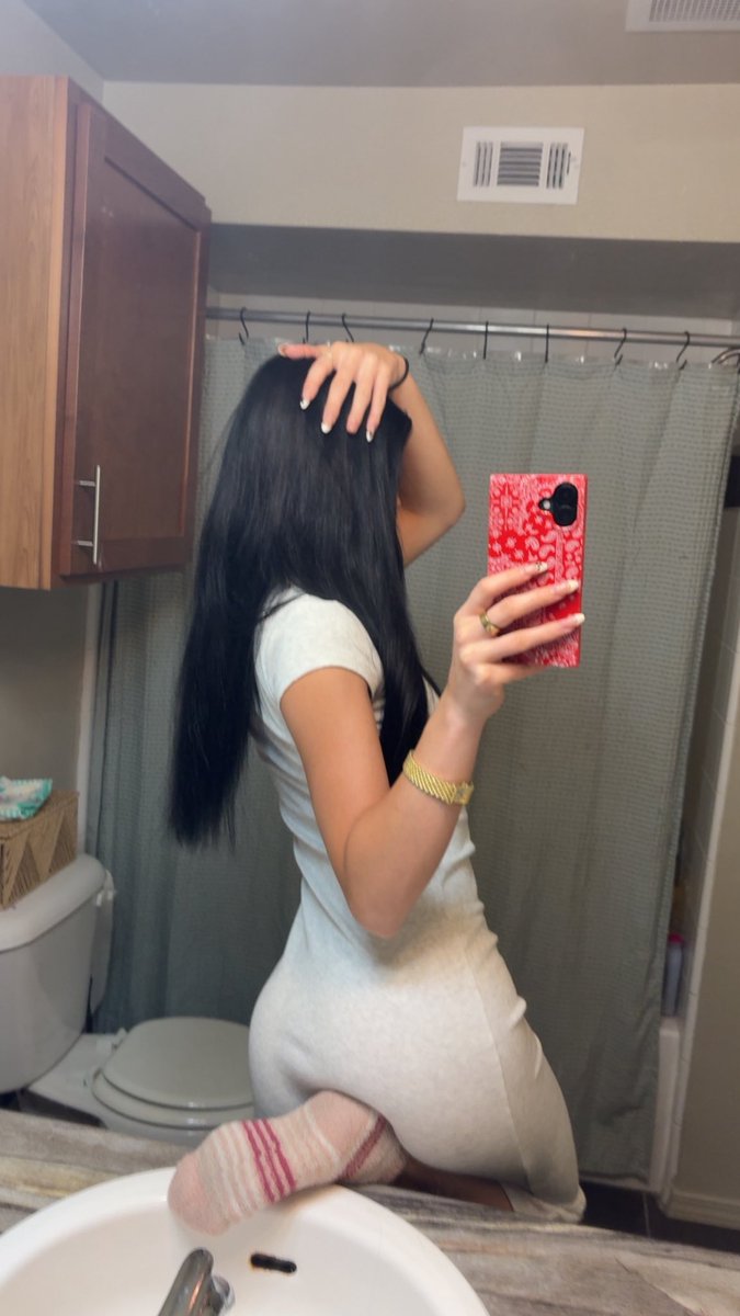 lacebbaby's tweet photo. Lick the toilet you pig https://t.co/IGyqw5WSl4