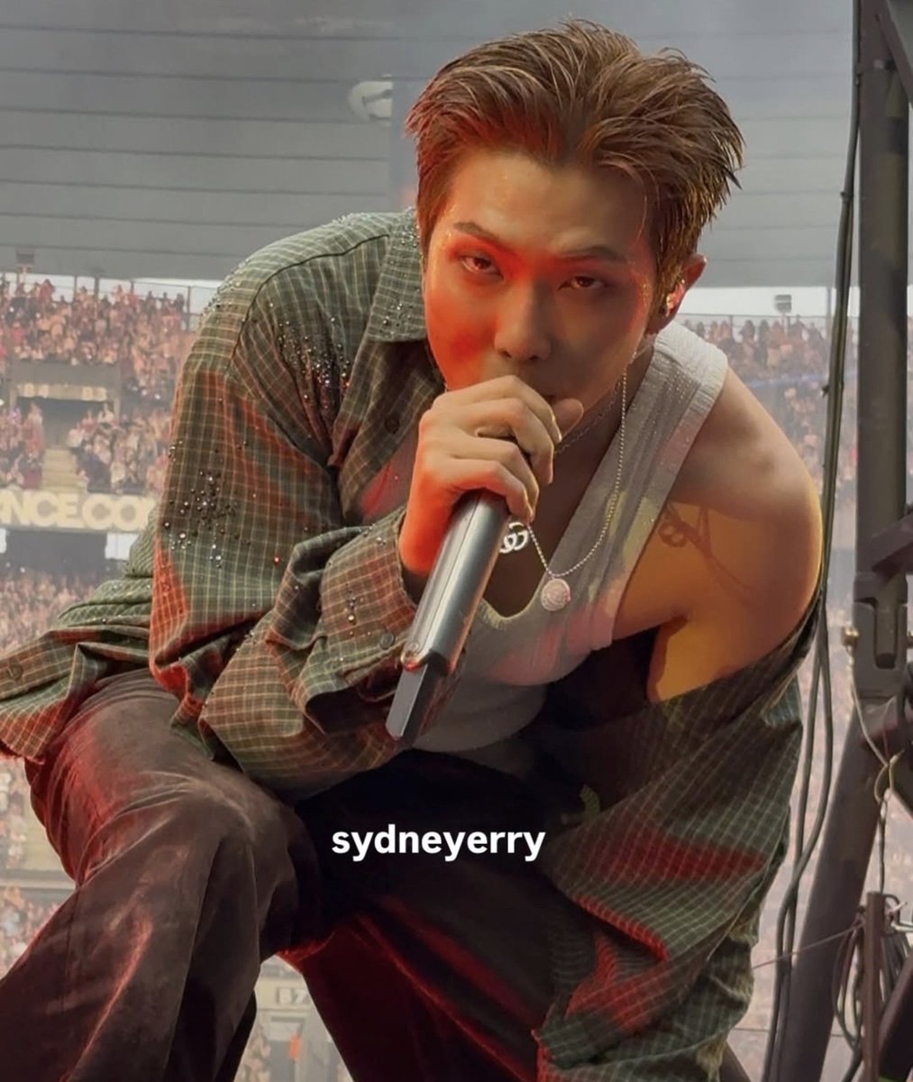 myyouwithjk's tweet photo. this has to be one of the craziest pictures i have seen https://t.co/9andpzkB51