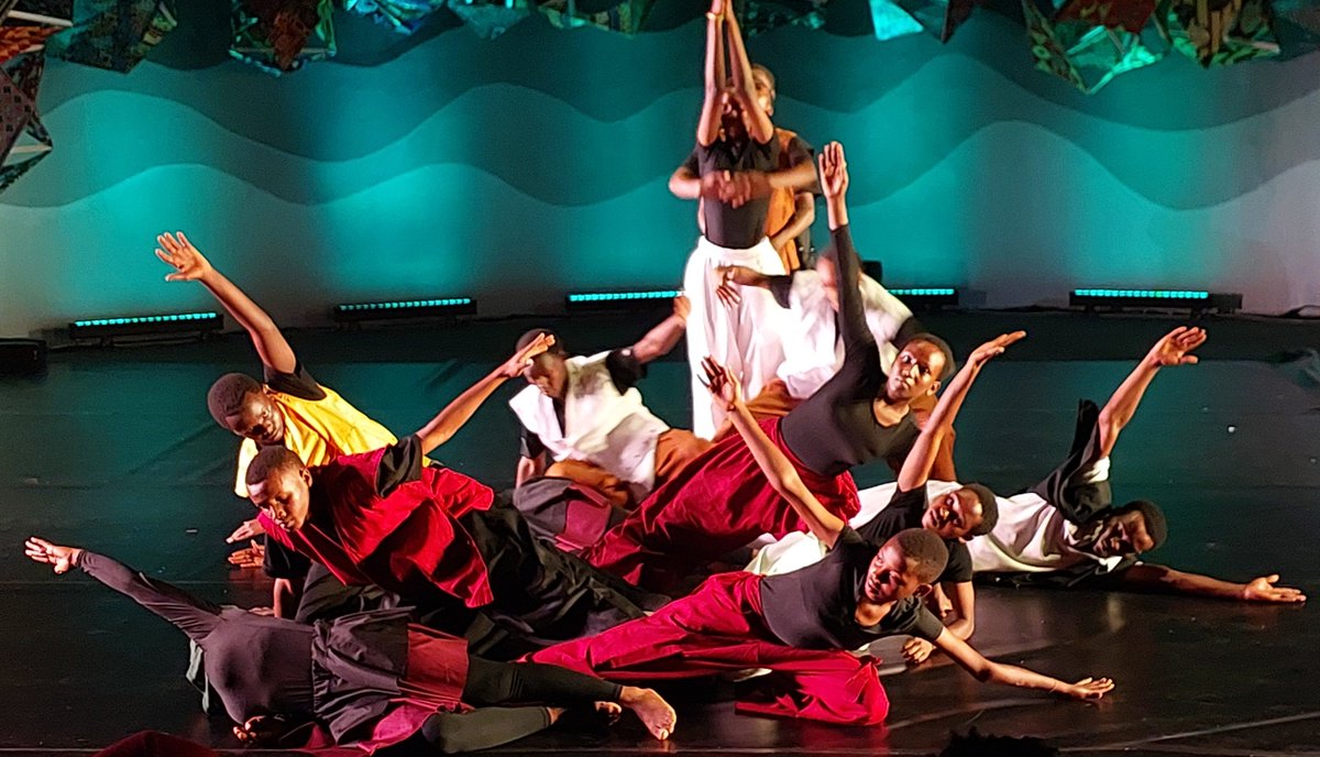 AmbRonAdam's tweet photo. I had a beautiful time tonight at the @UbumuntuArtFest with @HopeAzeda and @jcimfura , watching the incredible performance of the @asyv youth dancers and singers. They will be back on Sunday. Go to the amazing festival in Gisozi at Genocide Memorial. https://t.co/RbhlR9LMH1